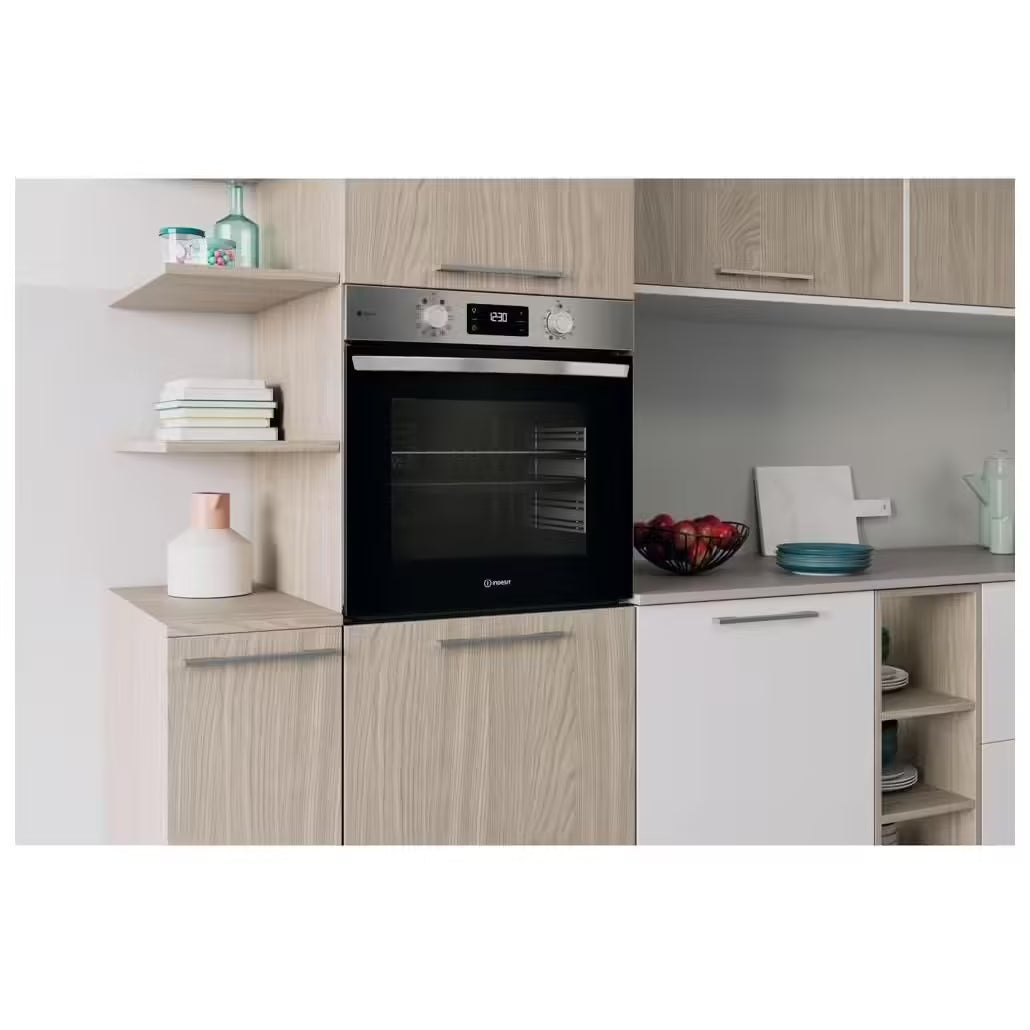 Four encastrable INDESIT IO255CSX Chaleur tournante 71 L, catalyse et fonction automatique TURN & GO