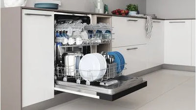 Lave-vaisselle encastrable INDESIT IN2PC14BN70B : Semi-intégrable 14 couverts noir, Auto Door, Push&Go et Multizone