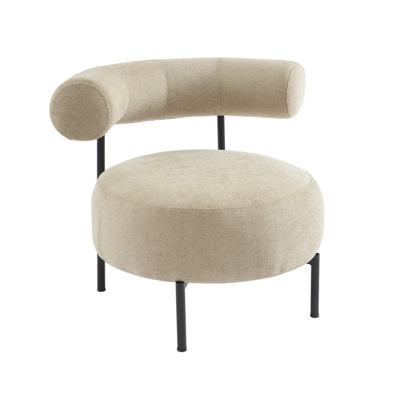 Fauteuil tissu chenille beige pieds métal noir, lignes arrondies pour salon contemporain