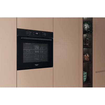 Four encastrable HOTPOINT HAO478PB : Multifonction 71 L, pyrolyse + hydrolyse, AirFry et accessoire GrillTwist