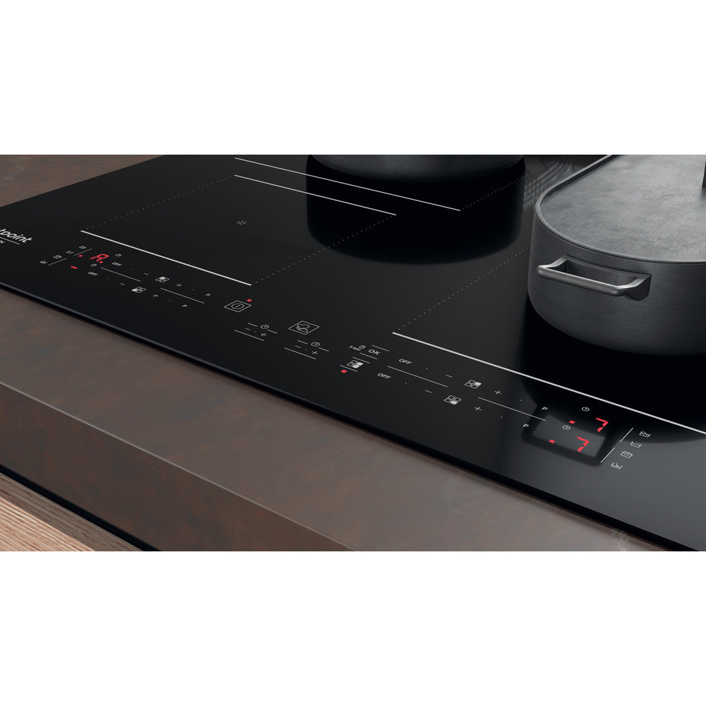 Plaque induction HOTPOINT HB4860BNE : 4 foyers dont 1 zone Combi Duo, My Menu et 4 boosters