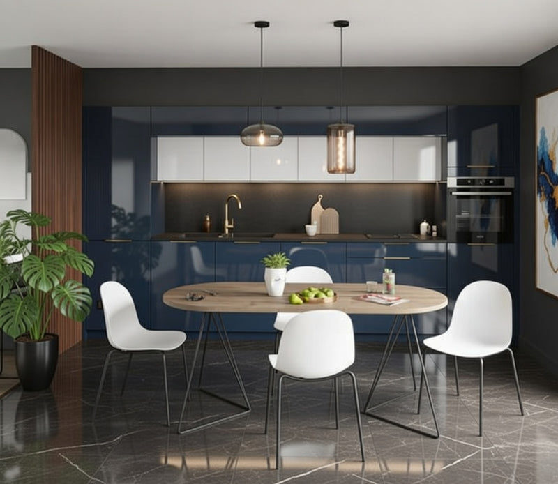 Cuisine linéaire laquée brillante avec colonnes intégrées, look épuré et moderne