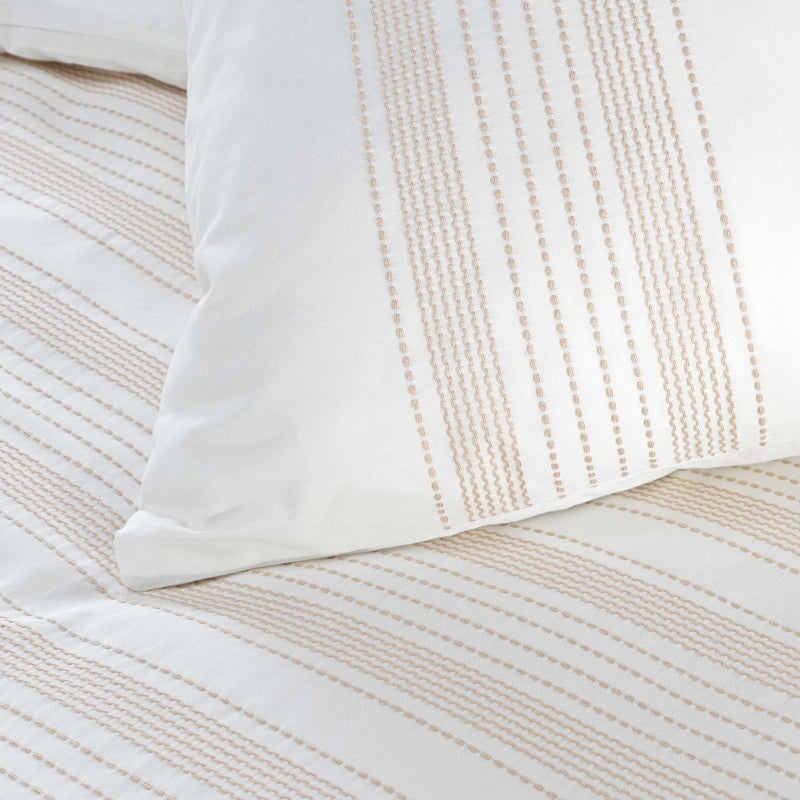 Parure de couette ORELI blanc rayé 260x240 cm (3 pièces)
